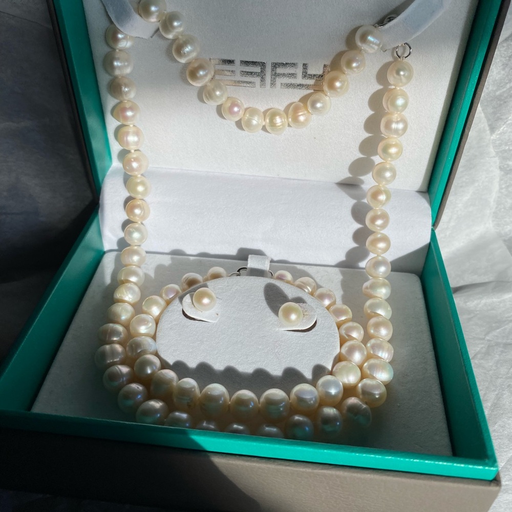 Effy Elegant Cream Pearl Necklace Set